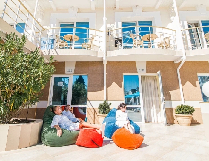 Отель «Камелот» Малореченское