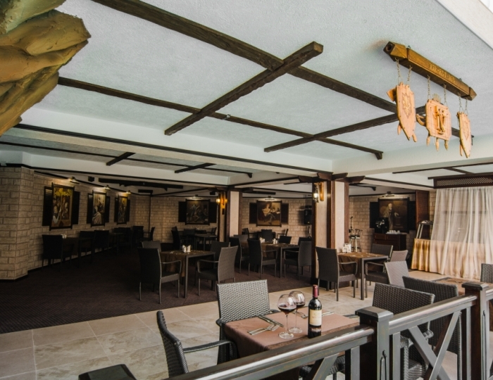 Рестораны и бары - Отель «Камелот» Малореченское